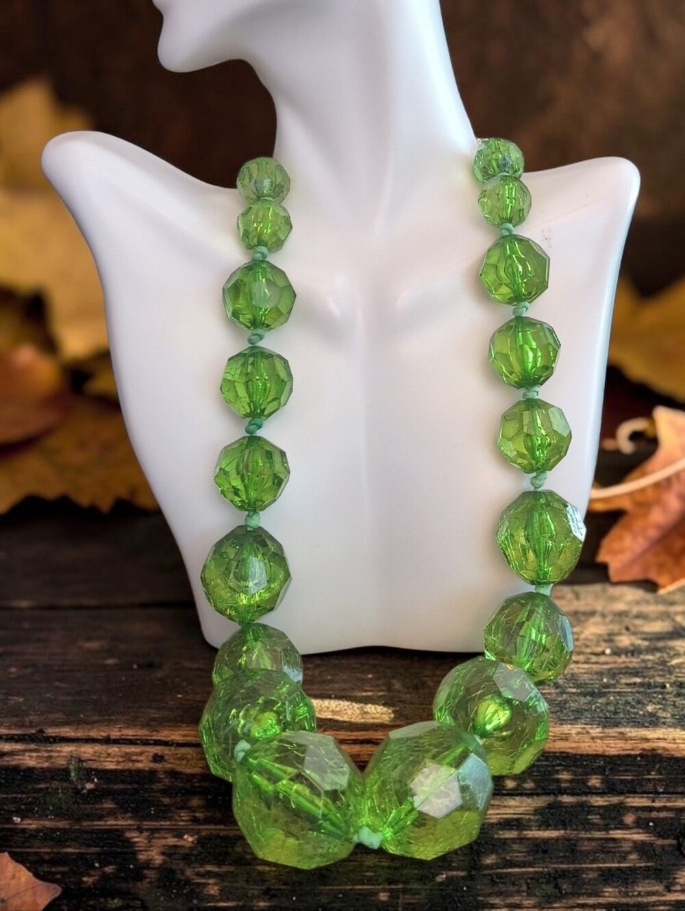 Vtg Green Faceted Bead Necklace